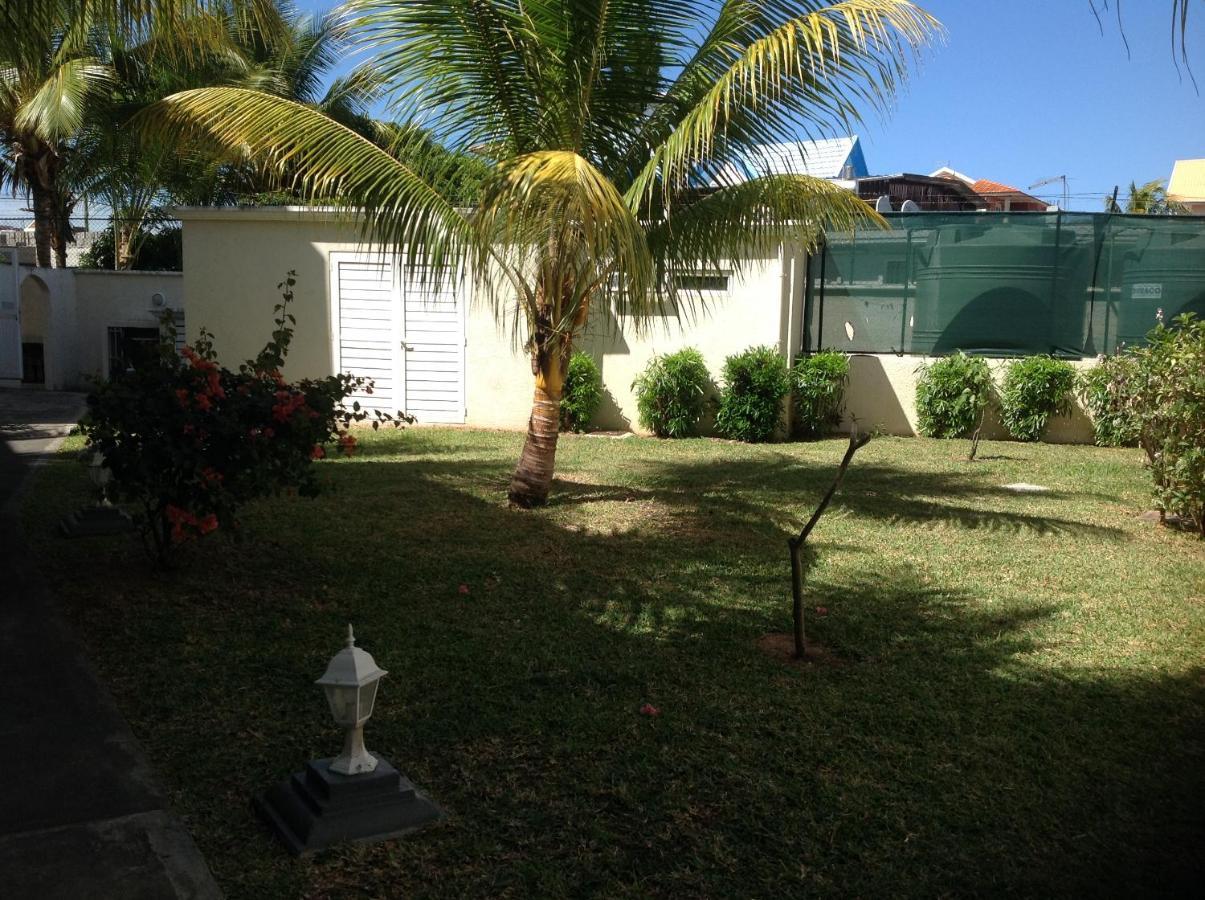Lovely Apartment In Flic En Flac, Close To The Beach And All Amenities. Exterior foto