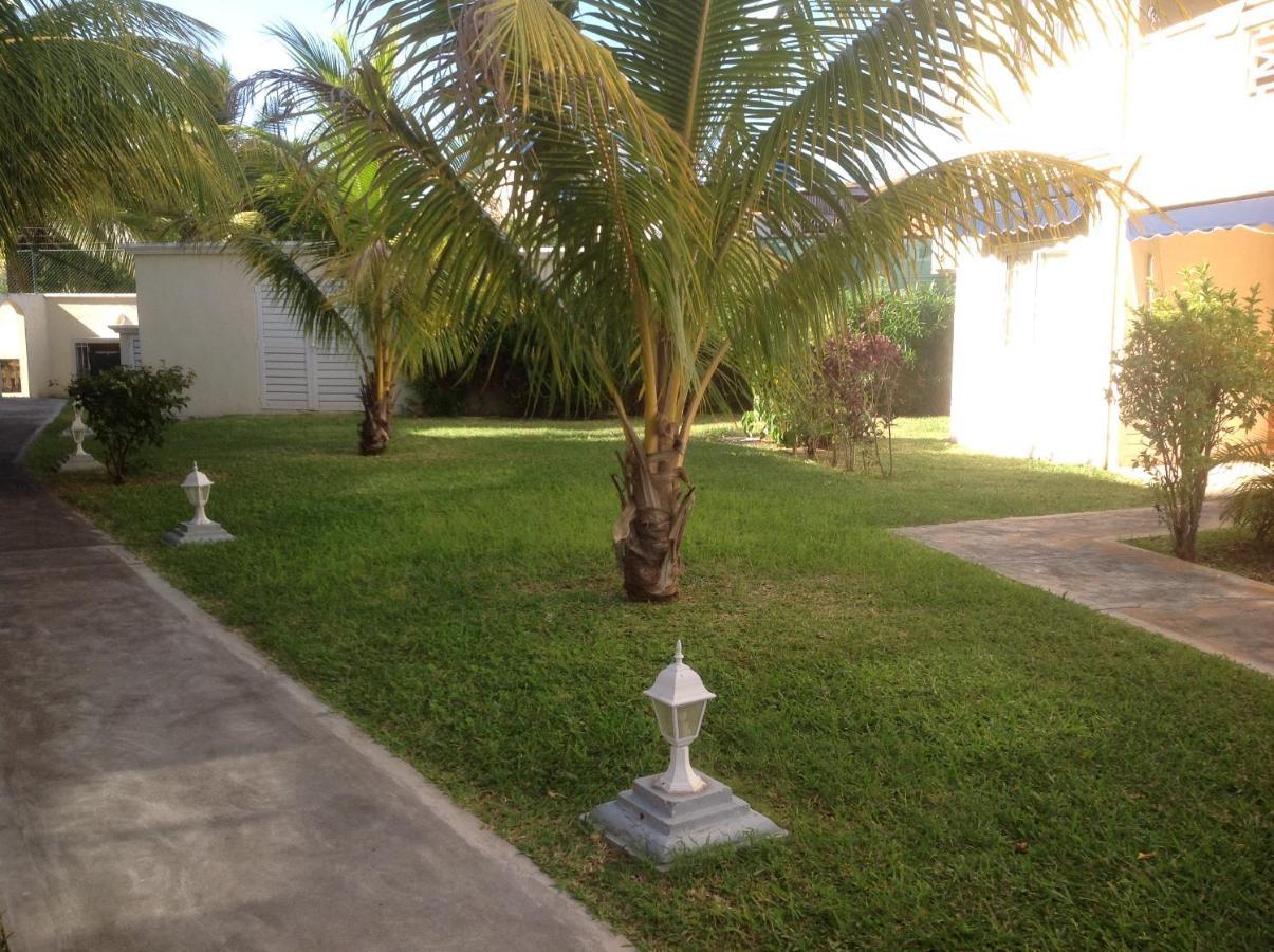 Lovely Apartment In Flic En Flac, Close To The Beach And All Amenities. Exterior foto
